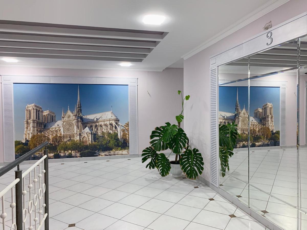 Апартаменти-Студія На Герцена Chernivtsi Ngoại thất bức ảnh